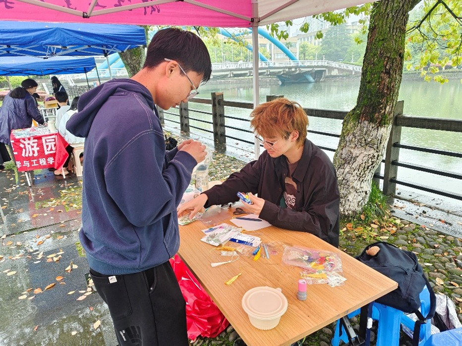 游园会2.jpg