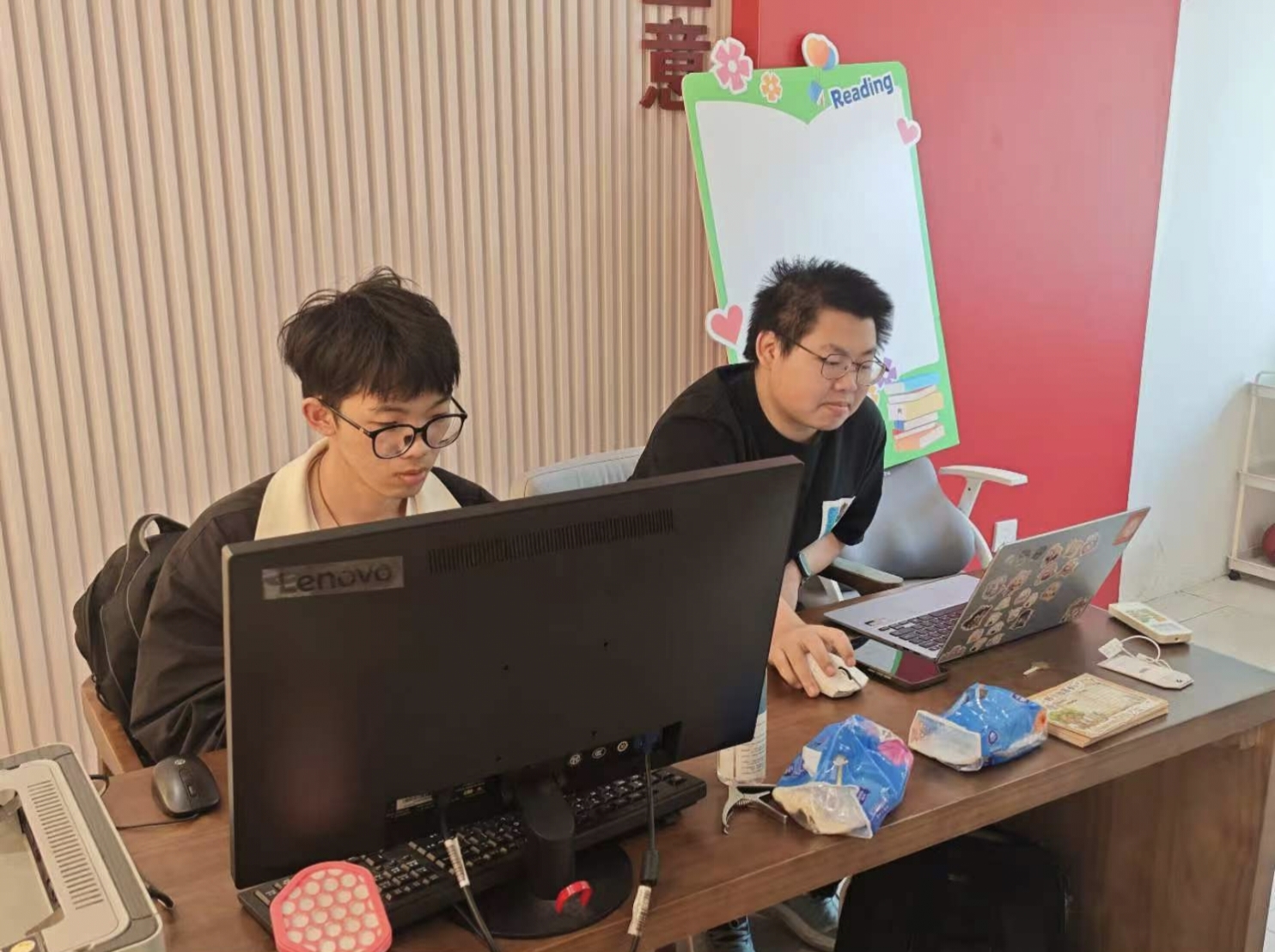 adb670605d0e0ffe4c66571c72a18572.jpg